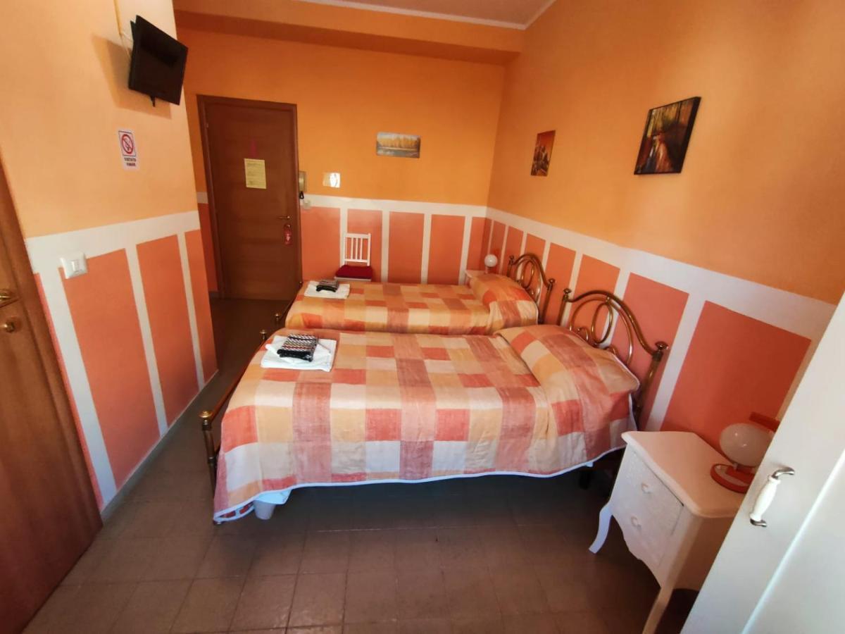 Hotel Serenella Turin Bagian luar foto